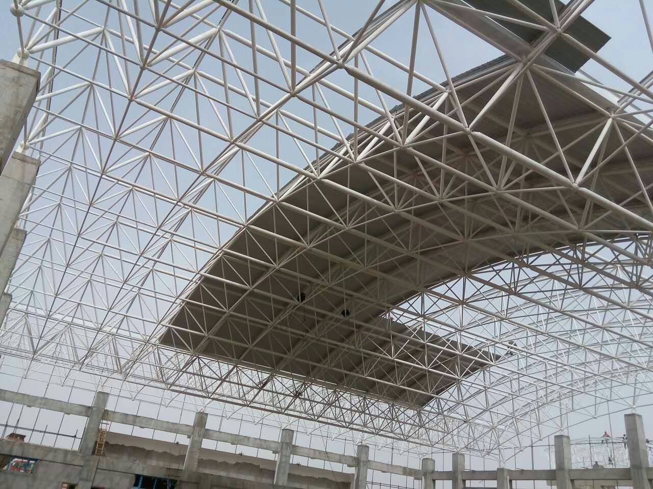 贵港螺栓球网架的设计制作与安装